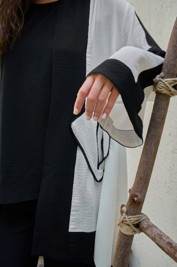 Beige / Black